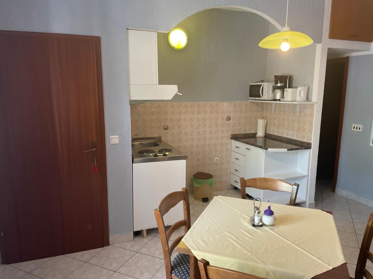 Apartmani Nina Crikvenica Buitenkant foto