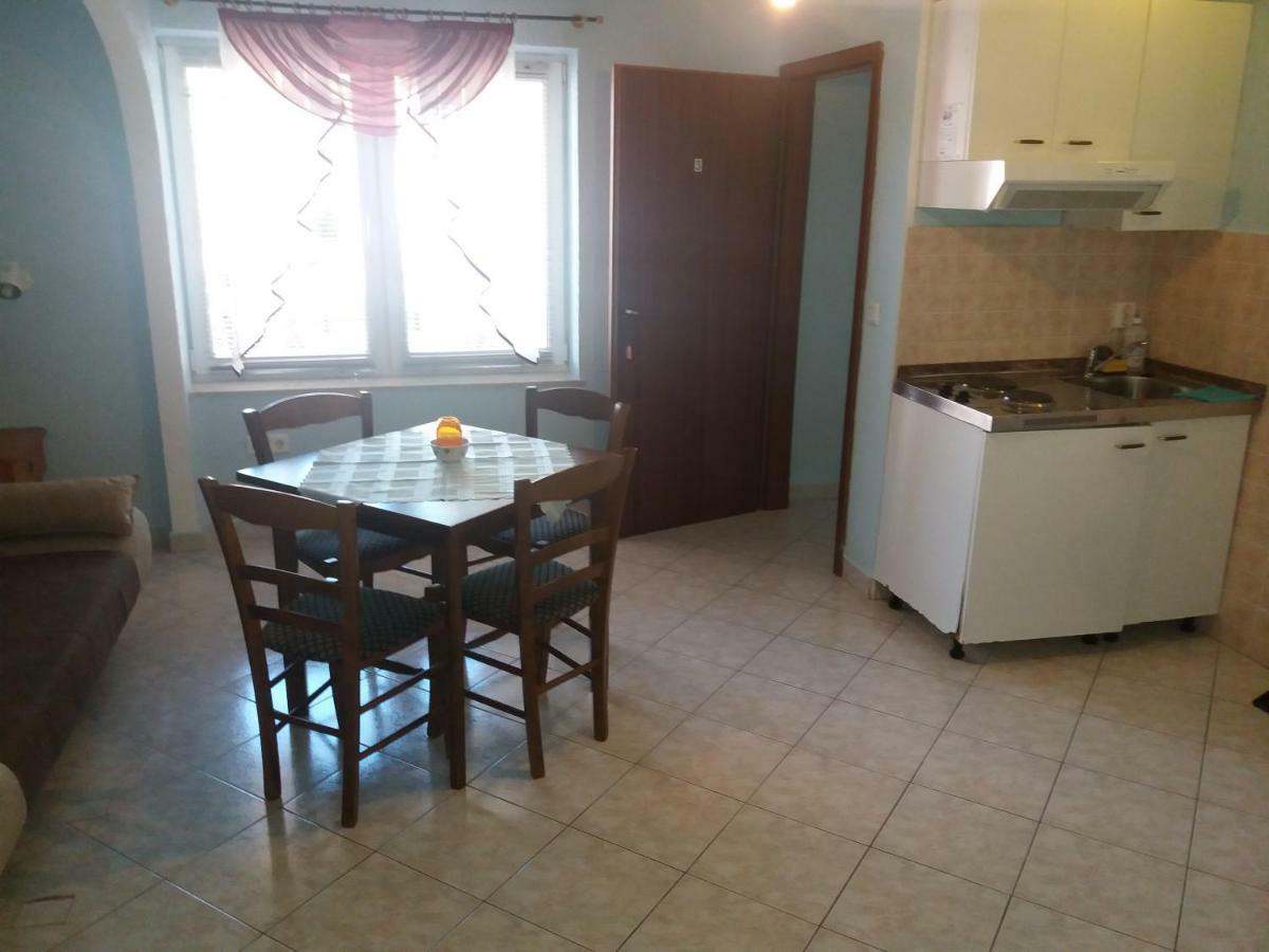 Apartmani Nina Crikvenica Buitenkant foto