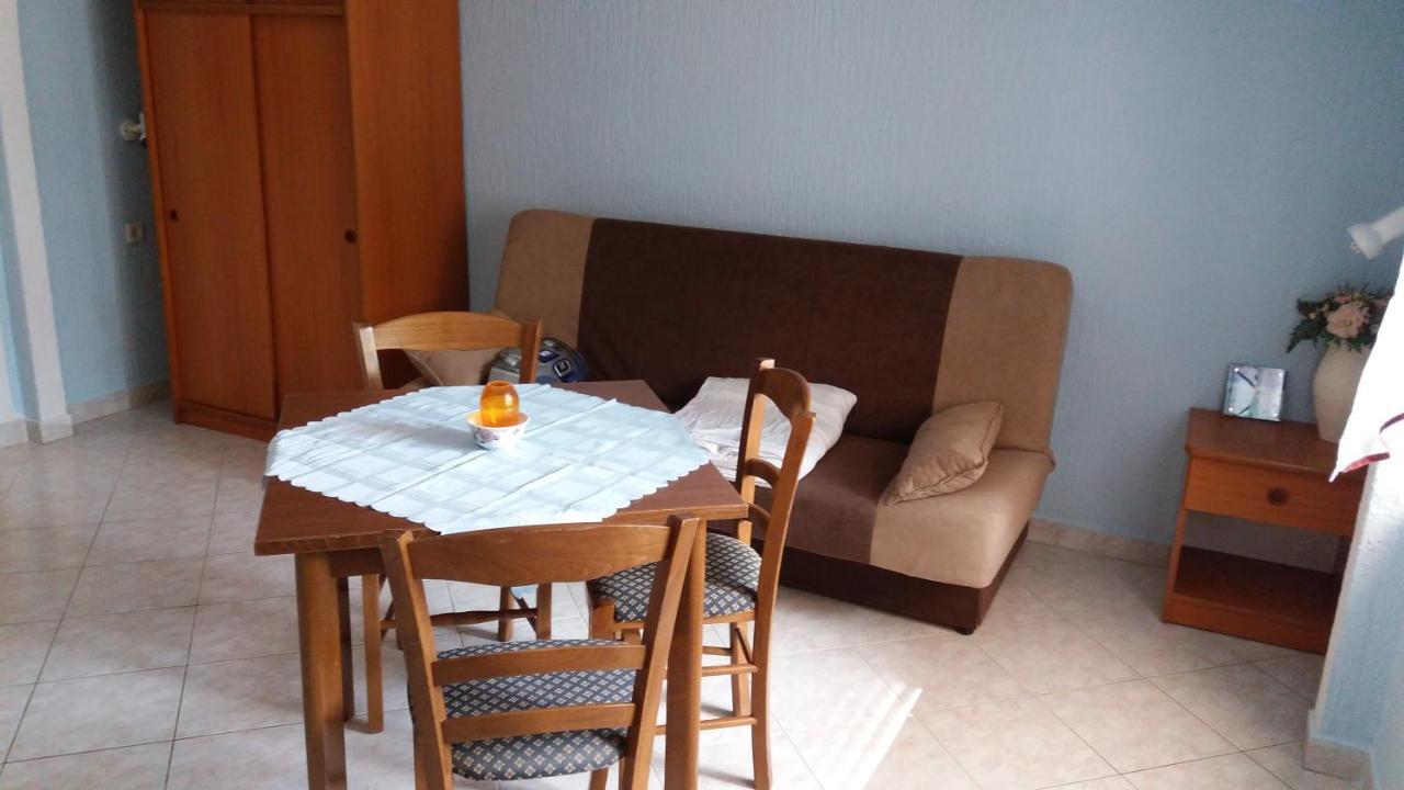 Apartmani Nina Crikvenica Buitenkant foto
